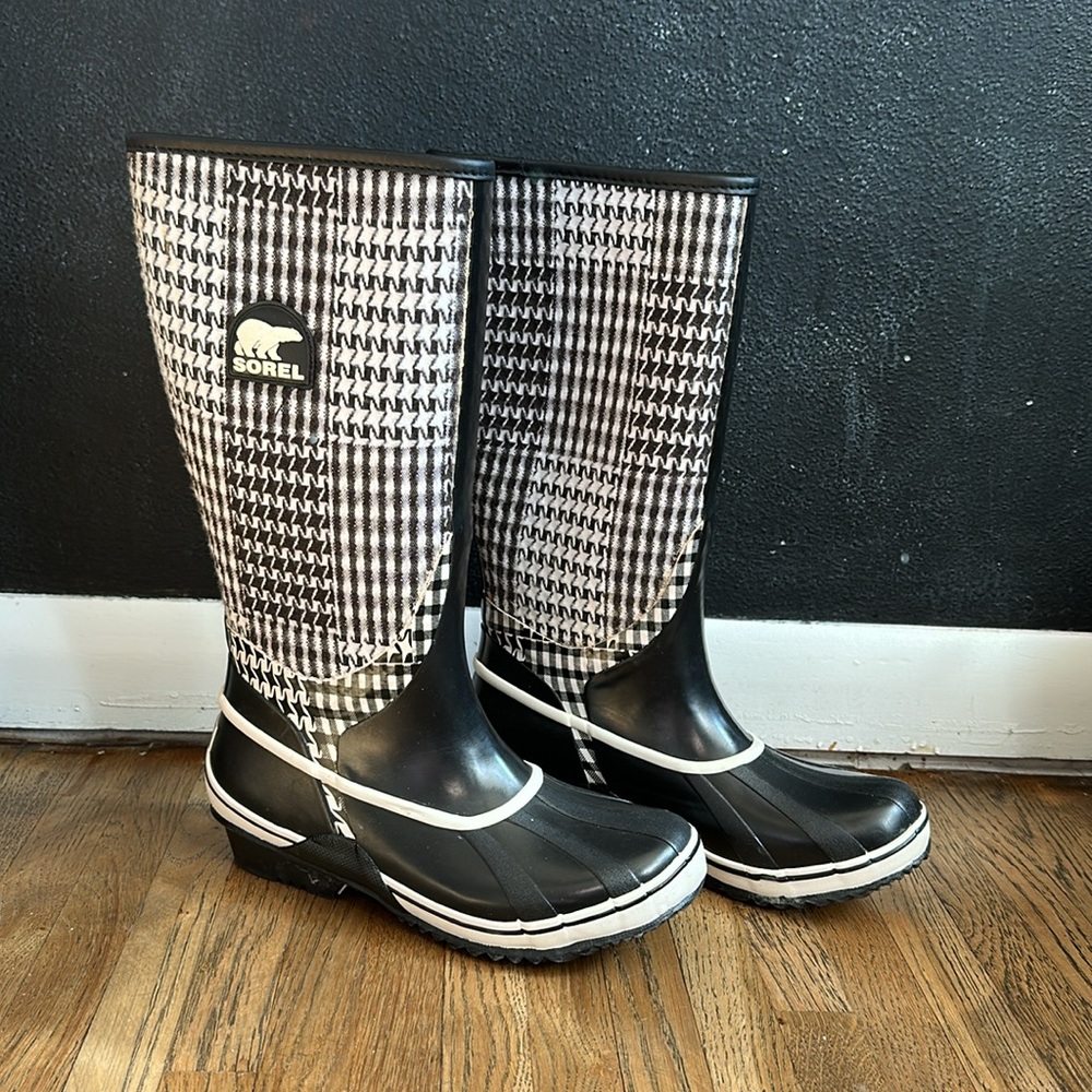 Sorel rain boots SZ 8